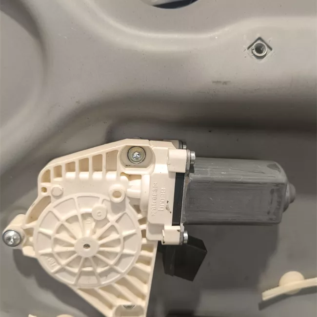 Motorino alzacristallo porta posteriore destro