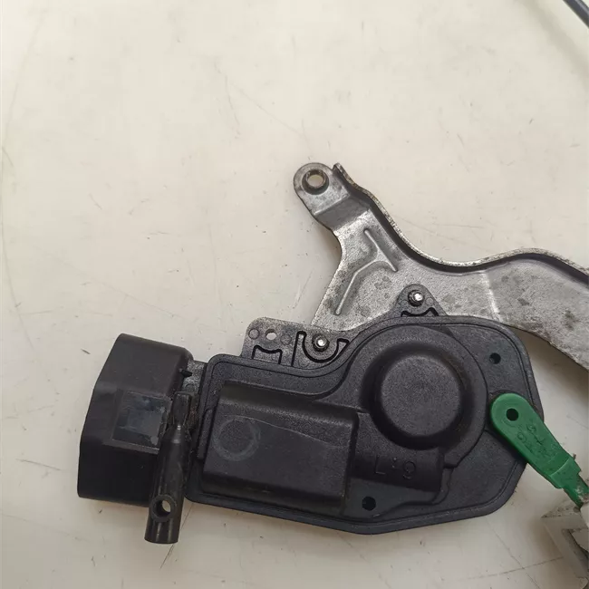 Serratura porta anteriore sinistra