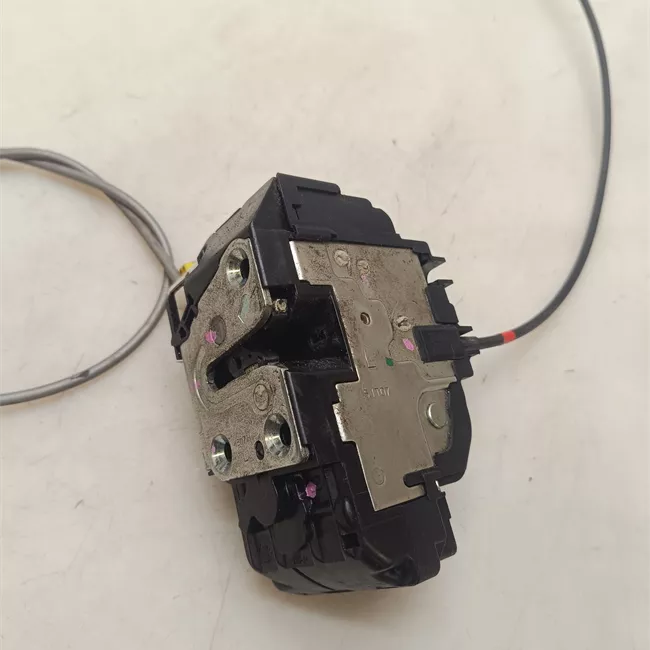 Serratura porta anteriore sinistra