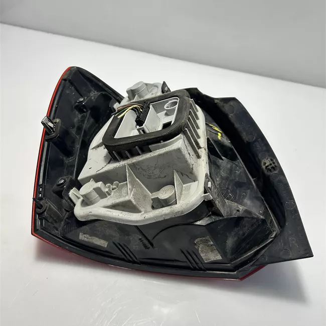 Fanale posteriore destro AL