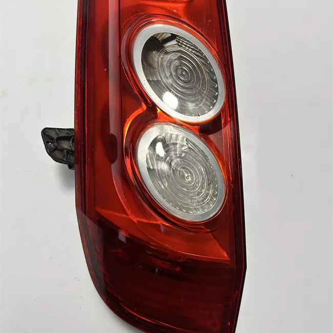 Fanale posteriore sinistro