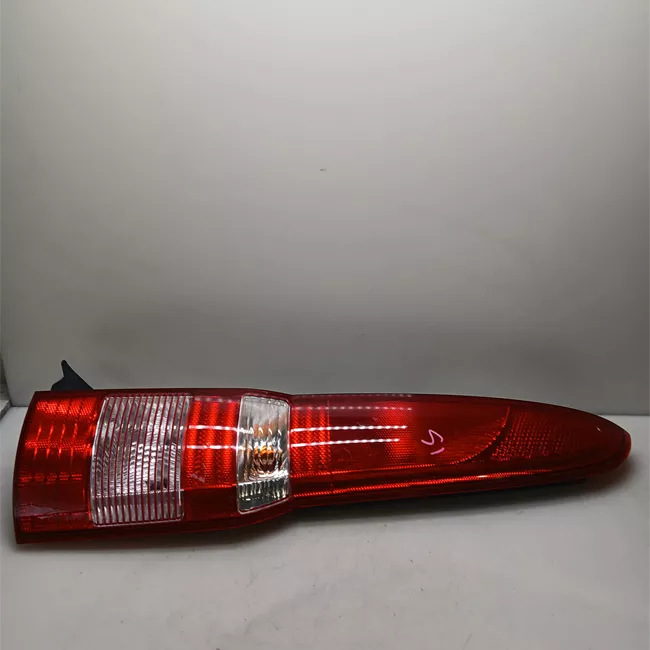 Fanale posteriore destro 11/04<