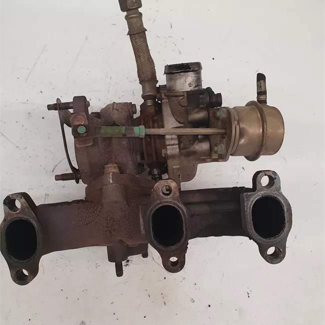 Turbocompressore con collettore scarico