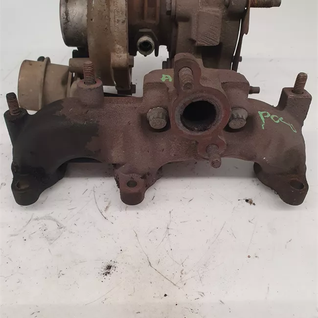 Turbocompressore con collettore scarico