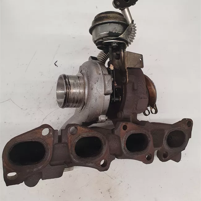 Turbocompressore con collettore scarico