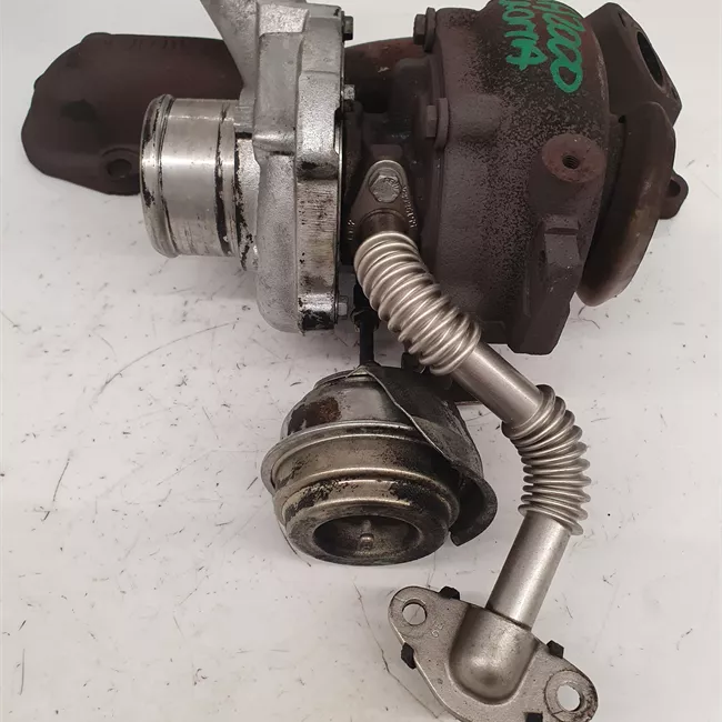 Turbocompressore con collettore scarico