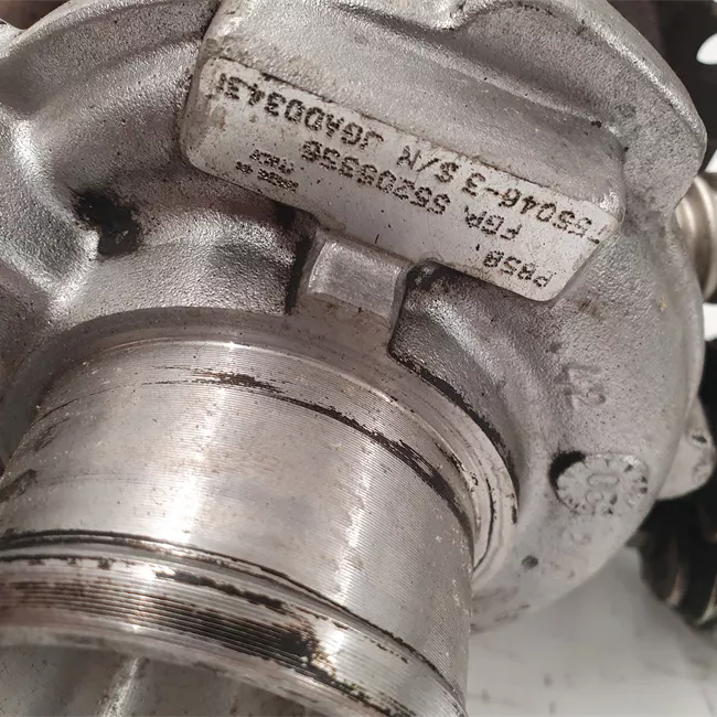 Turbocompressore con collettore scarico