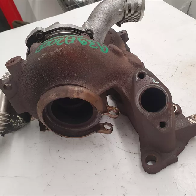 Turbocompressore con collettore scarico