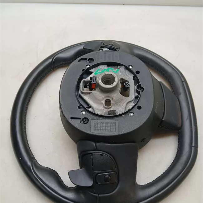 Volante Pelle con comandi radio/telefono