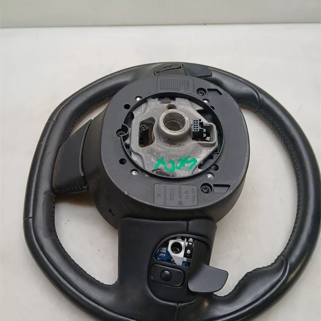 Volante Pelle con comandi radio/telefono