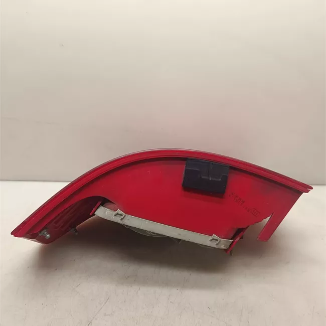 Fanale posteriore sinistro con retronebbia