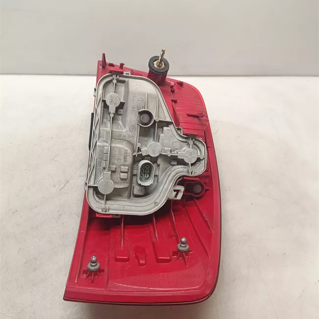 Fanale posteriore sinistro con retronebbia