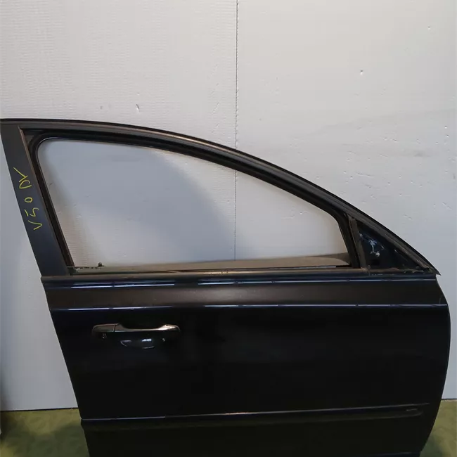 Porta anteriore destra