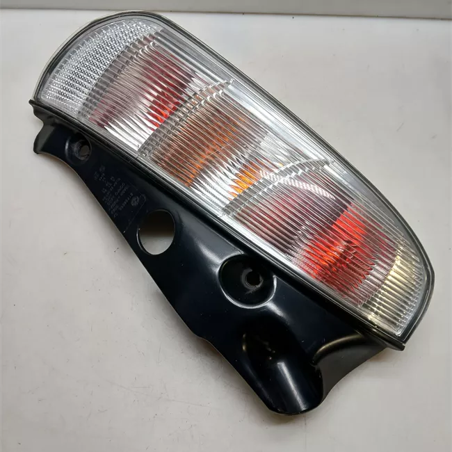 Fanale posteriore sinistro