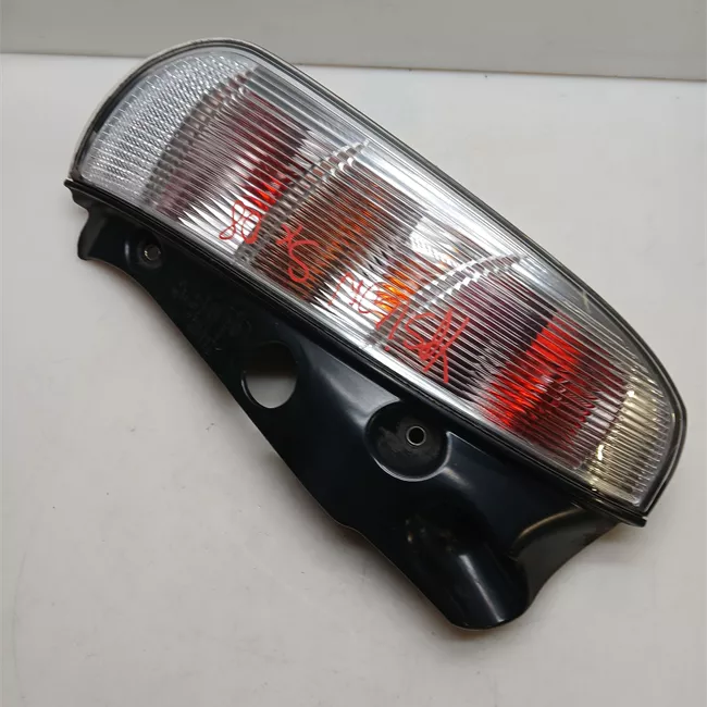 Fanale posteriore sinistro