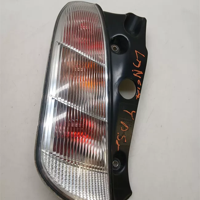 Fanale posteriore sinistro