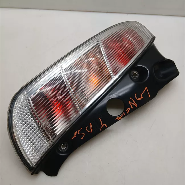 Fanale posteriore sinistro