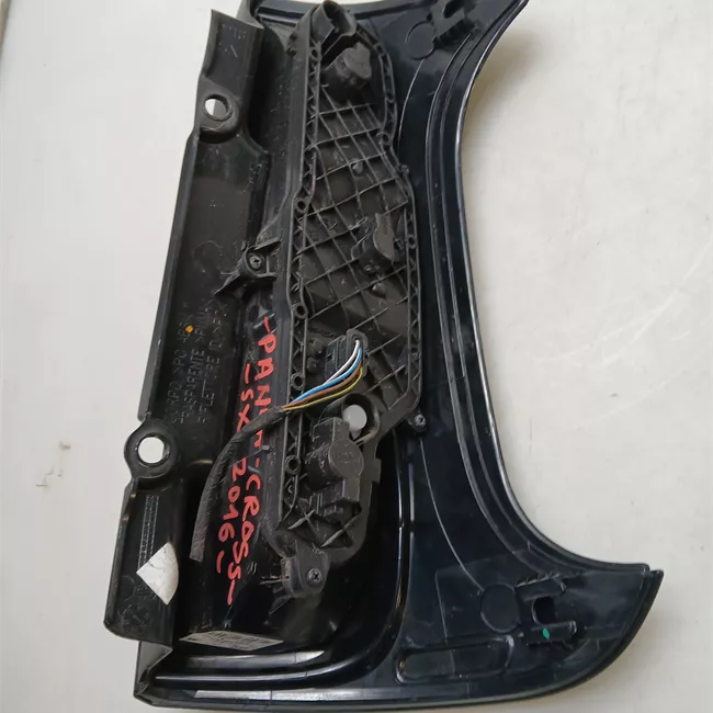 Fanale posteriore sinistro