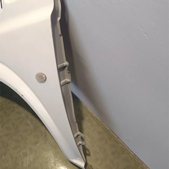 Parafango anteriore sinistro