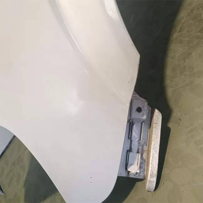 Parafango anteriore sinistro