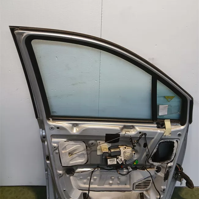 Porta anteriore sinistra