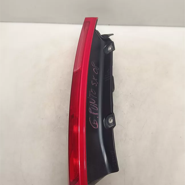 Fanale posteriore sinistro