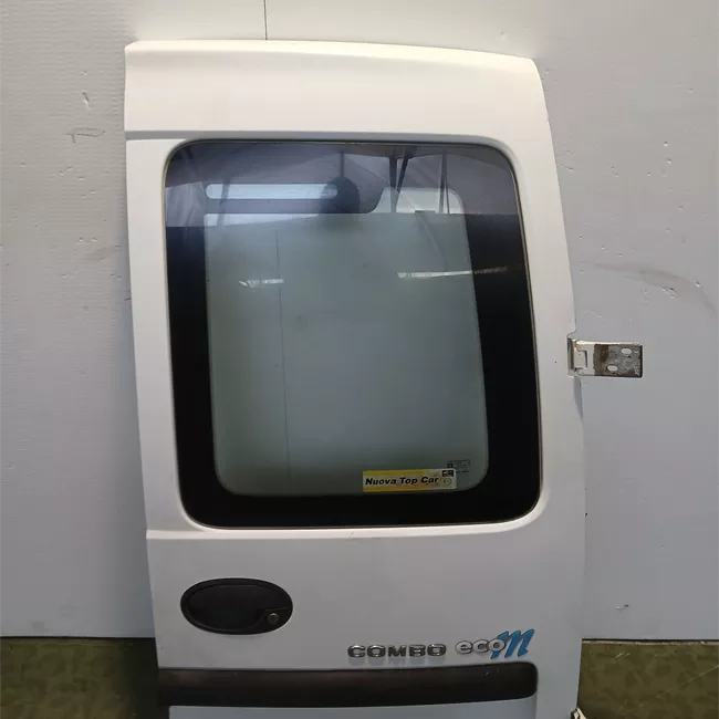 Porta carico posteriore a battente destra con fori tergicristallo posteriore