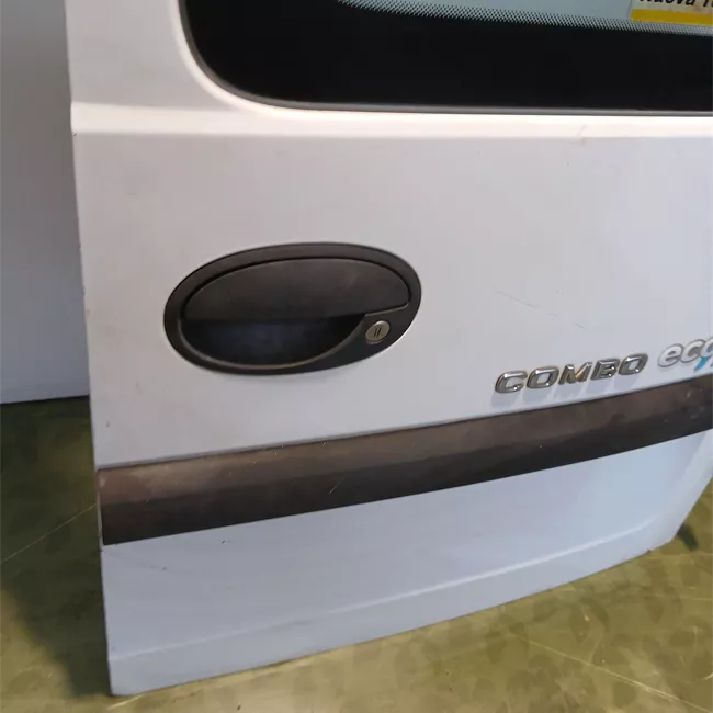 Porta carico posteriore a battente destra con fori tergicristallo posteriore