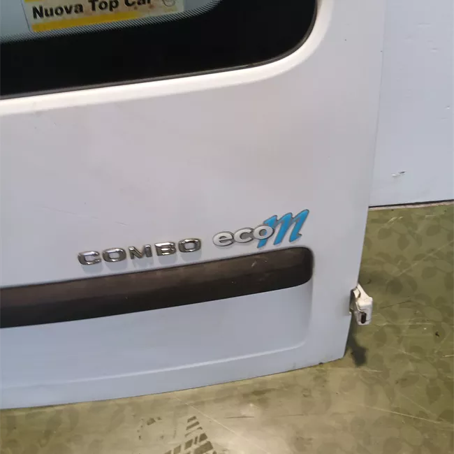 Porta carico posteriore a battente destra con fori tergicristallo posteriore