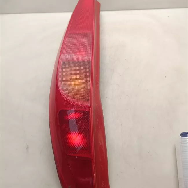 Fanale posteriore sinistro