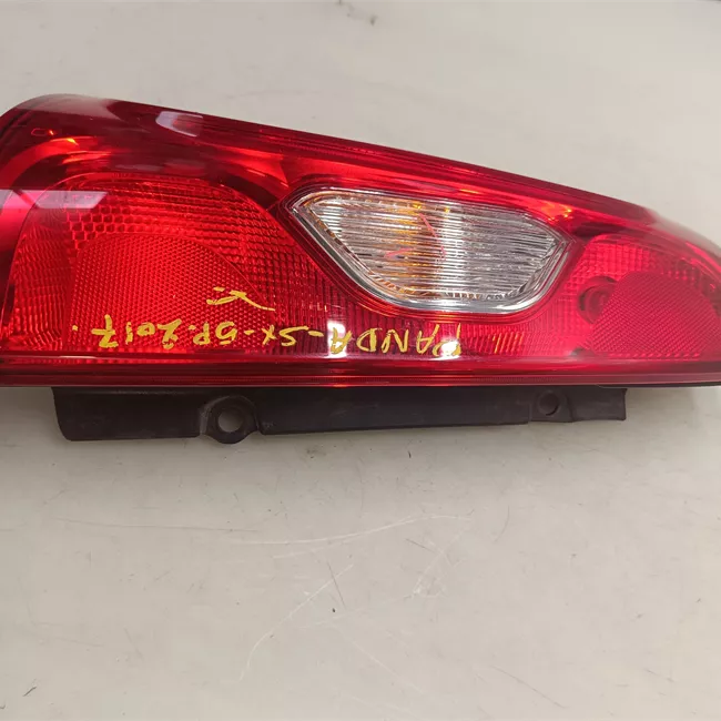 Fanale posteriore sinistro