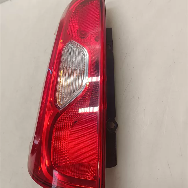 Fanale posteriore sinistro