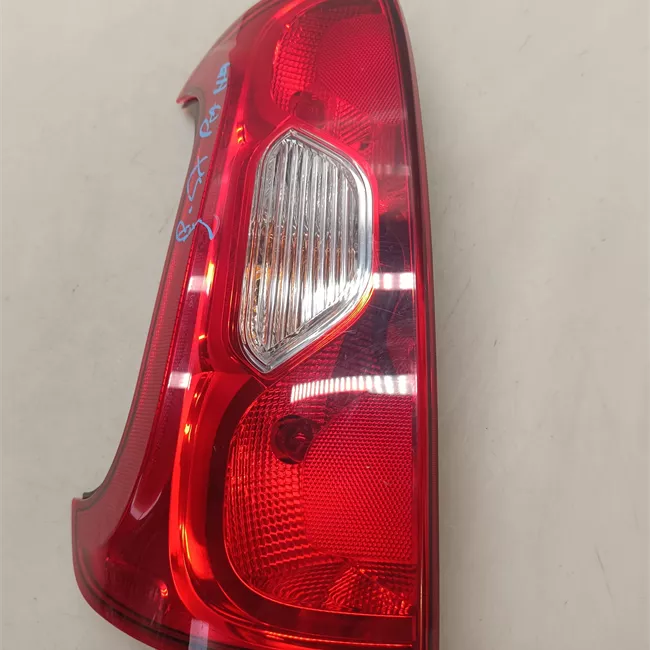 Fanale posteriore sinistro