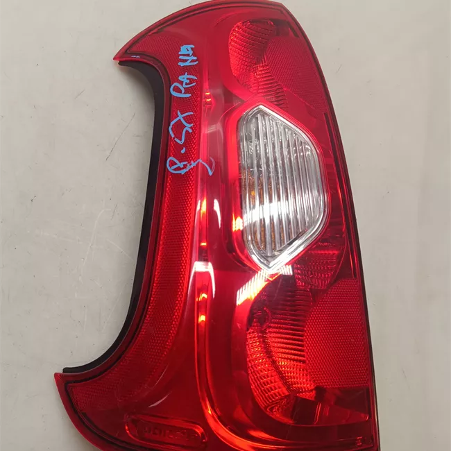 Fanale posteriore sinistro