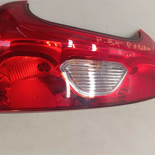 Fanale posteriore sinistro