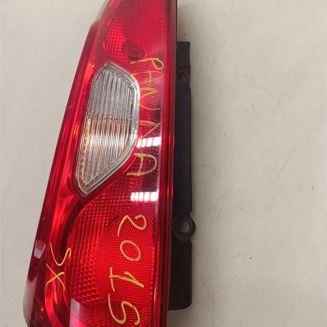 Fanale posteriore sinistro