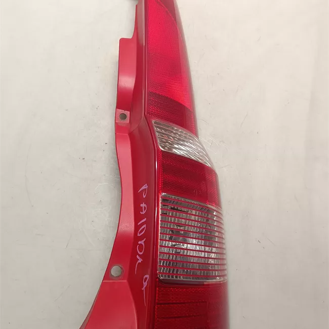 Fanale posteriore destro 11/04<