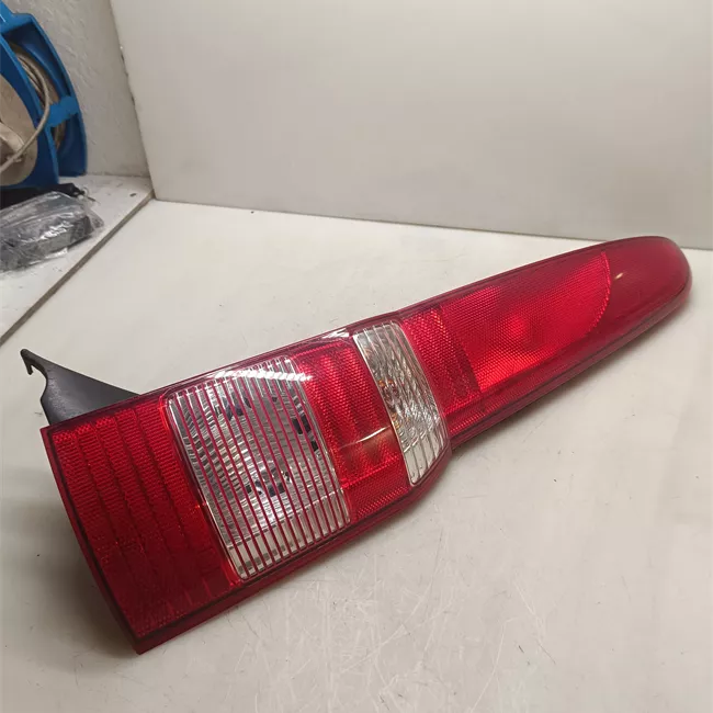 Fanale posteriore destro 11/04<