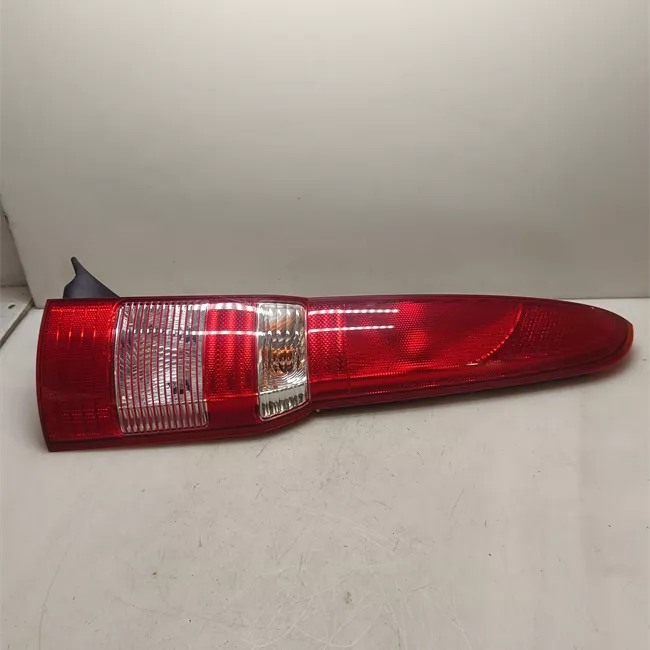 Fanale posteriore destro 11/04<