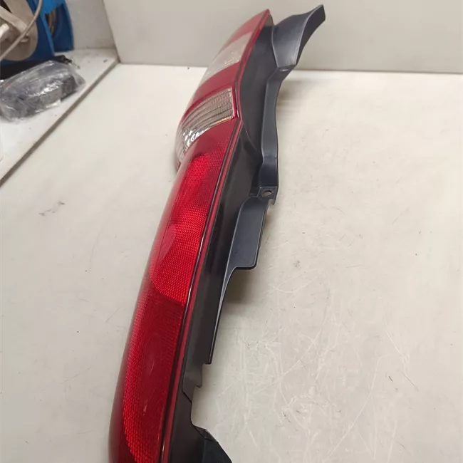 Fanale posteriore destro 11/04<