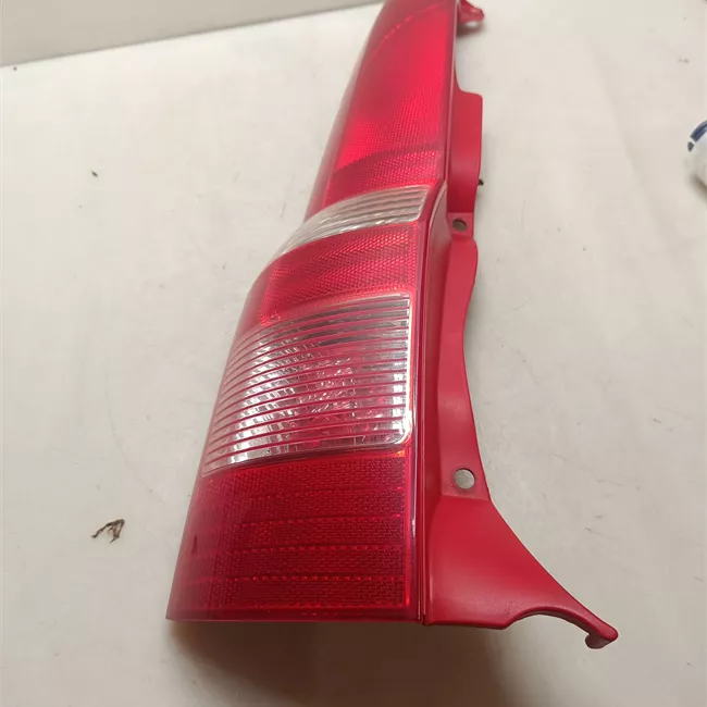 Fanale posteriore sinistro 11/04<