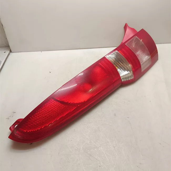 Fanale posteriore sinistro 11/04<