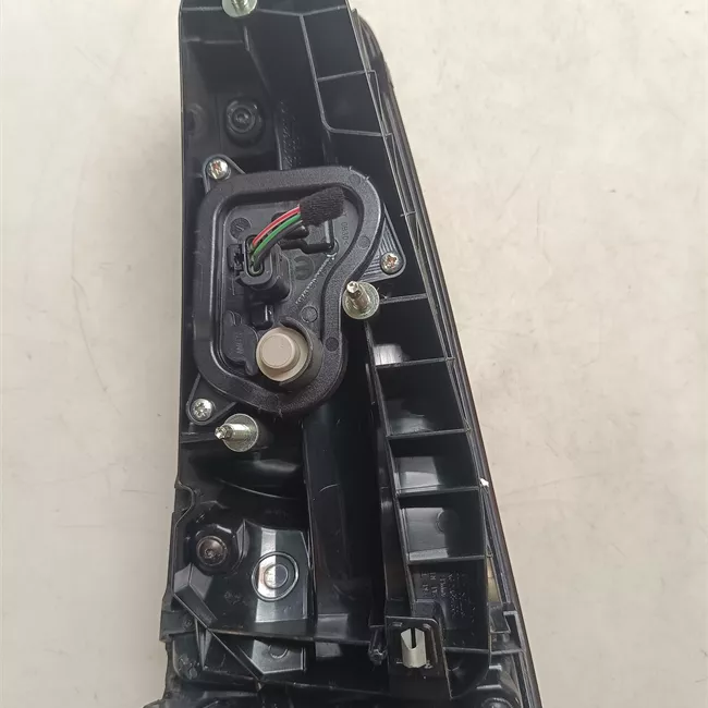 Fanale posteriore parte interno sinistro Led