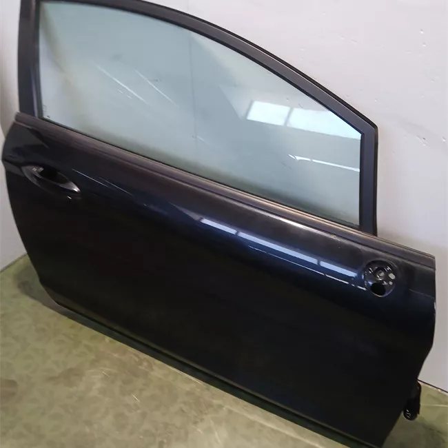 Porta anteriore destra