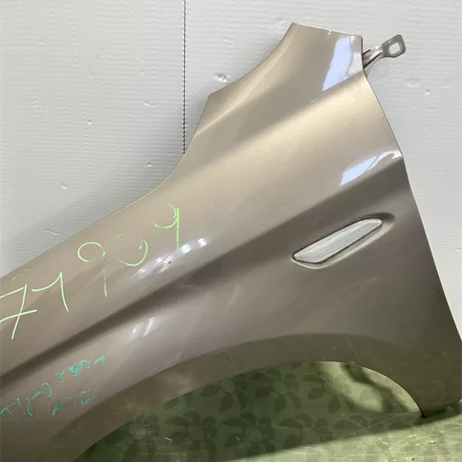 Parafango anteriore sinistro