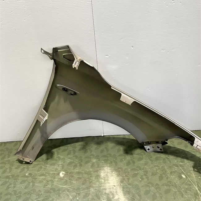 Parafango anteriore sinistro