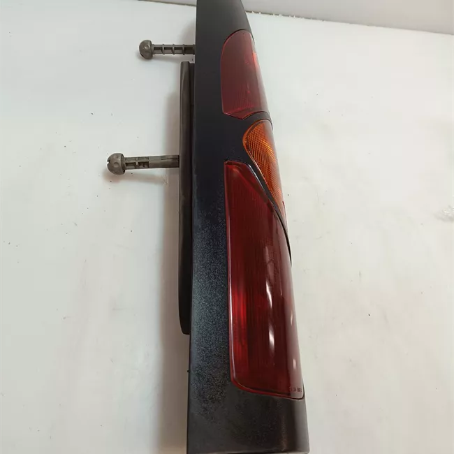 Fanale posteriore sinistro 2 porte battenti