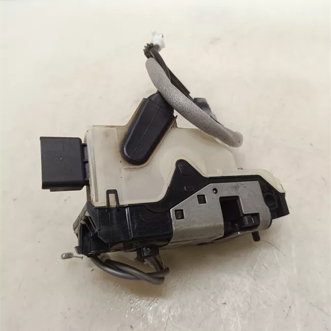 Serratura porta anteriore destra con chiusura singola