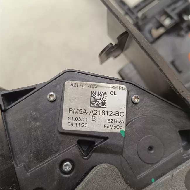 Serratura porta anteriore destra con chiusura centralizzata