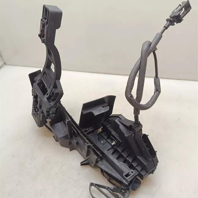 Serratura porta anteriore destra con chiusura centralizzata